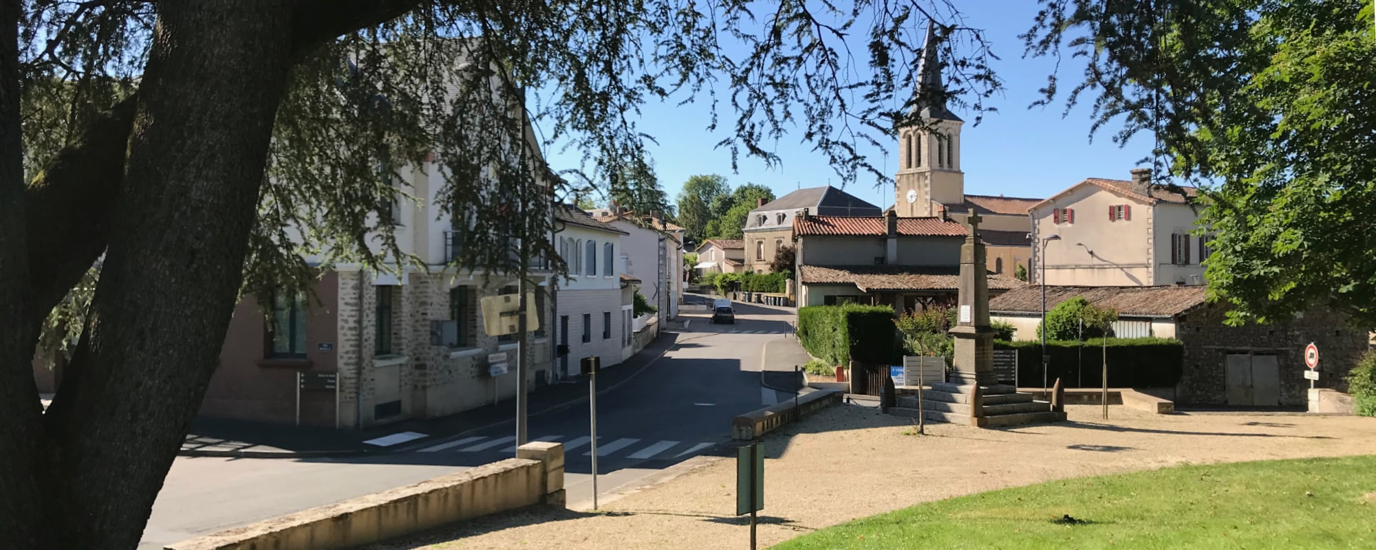 Vue du bourg de Verruyes